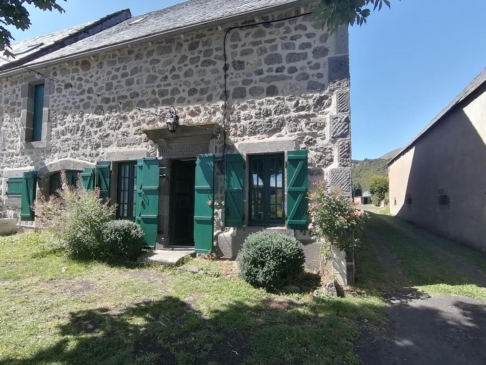 L'Auvergnate Chambon-sur-Lac Exterior photo
